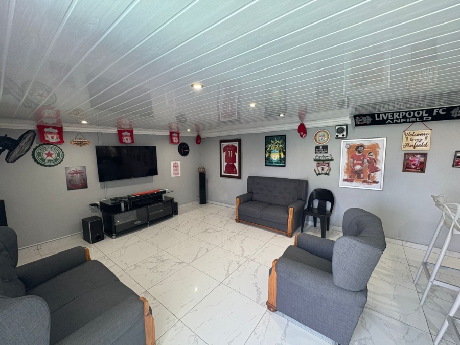 5 Bedroom Property for Sale in Baysville Eastern Cape